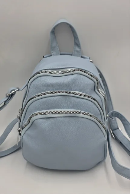 Раница от еко кожа в светло синьо