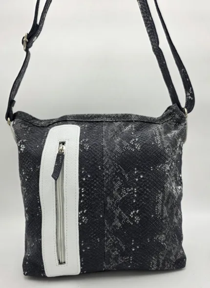 Чанта от естествена кожа в тъмно синьо и бяло