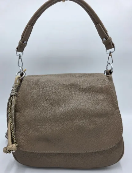 Чанта от еко кожа в тъмно беж