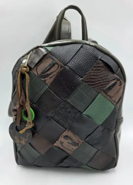 Раница от еко кожа в зелено